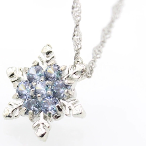 NEW!💙💎LOVELY!❄️SNOWFLAKE❄️ NECKLACE💎💙ICE BLUE! - Picture 5 of 8
